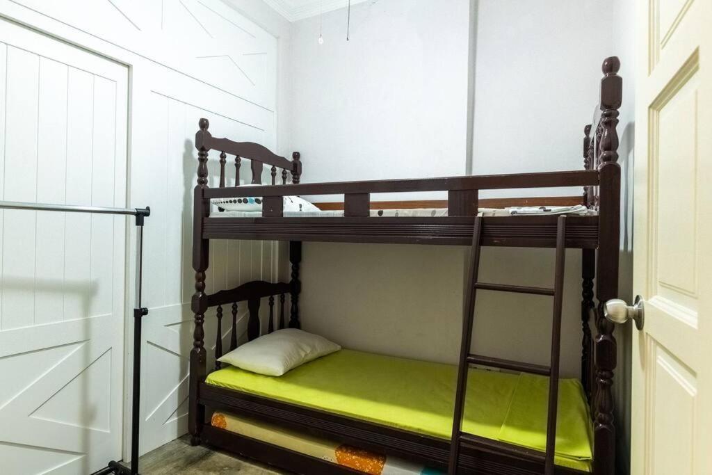 New Granny Cozy House Georgetown 2-6Pax Villa Екстериор снимка